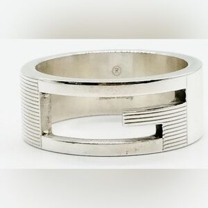 Gucci Silver ring . Authentic